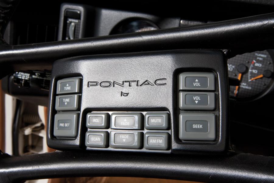  Pontiac Firebird Turbo Trans Am Coupe 1989 года  (фото 6 из 20)